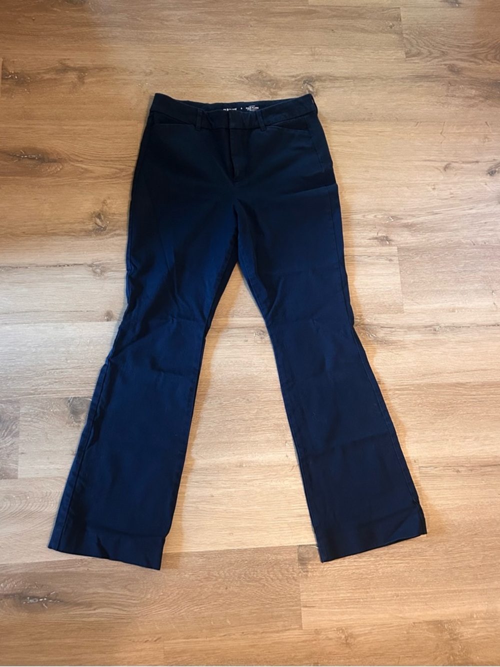 Old Navy High-Rise Pixie Flare Pants in Dark Navy